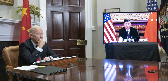 Джо Байден і Сі Цзіньпін провели двогодинну розмову. Говорили і про Україну