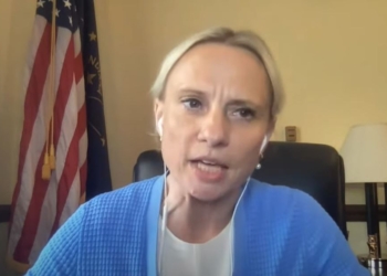 “Це непродуктивно для України”. Конгресвумен США Спартц відповіла раднику Єрмака, який назвав її  “брехливою цинічною політичною твариною” (ВІДЕО)