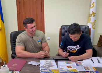 Виталий Ким отдал свои вещи для аукциона, который проводит в Париже “слуга” Тищенко в помощь защитникам Николаева