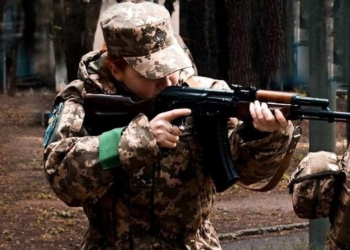 Наймолодшим бійцем миколаївської бригади ТРО стала 19-річна випускниця училища культури