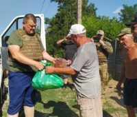 Пакеты с гуманитаркой в прифронтовое село на Николаевщине привез Вирастюк (ФОТО))