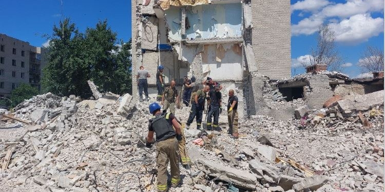 Расстрел многоэтажки в Часовом Яре – из-под завалов извлекли тела 43 жертв (ВИДЕО)