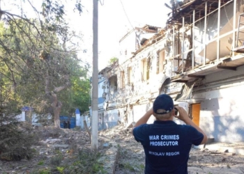 За фактом ранкових масованих обстрілів мирного населення та цивільних об’єктів у Миколаєві, внаслідок двоє людей поранено, розпочато розслідування (ФОТО)