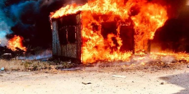 У Маріуполі загорівся окупантський склад з награбованим майном (ФОТО)