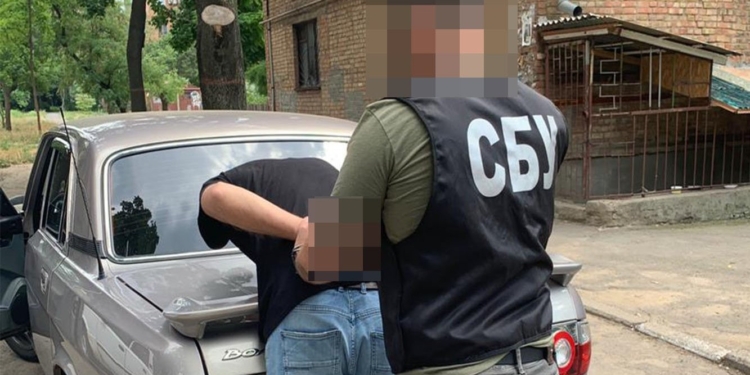 Житель Миколаєва придумав схему незаконного переправлення громадян України через кордон – його затримала СБУ (ФОТО)