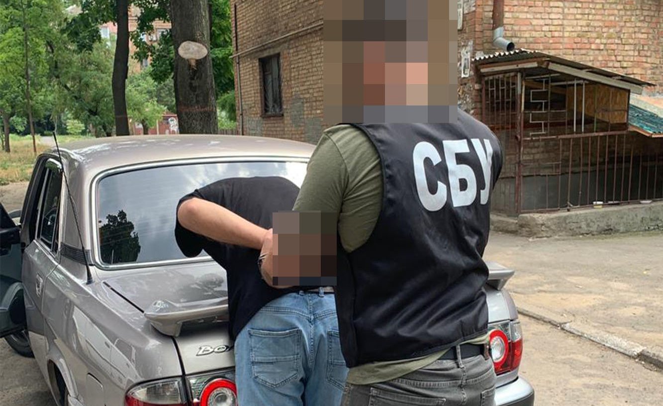 Житель Миколаєва придумав схему незаконного переправлення громадян України через кордон – його затримала СБУ (ФОТО)