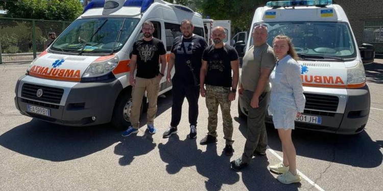 Миколаївщина отримала ще два автомобілі швидкої допомоги від благодійників (ФОТО)