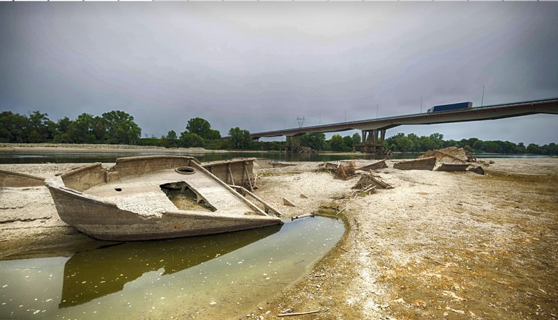 Посуха: у Британії вперше в історії пересохли витоки Темзи