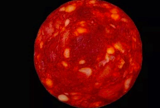 Шмат ковбаси успішно видали за знімок Проксими Центавра від телескопа James Webb. З виховною метою