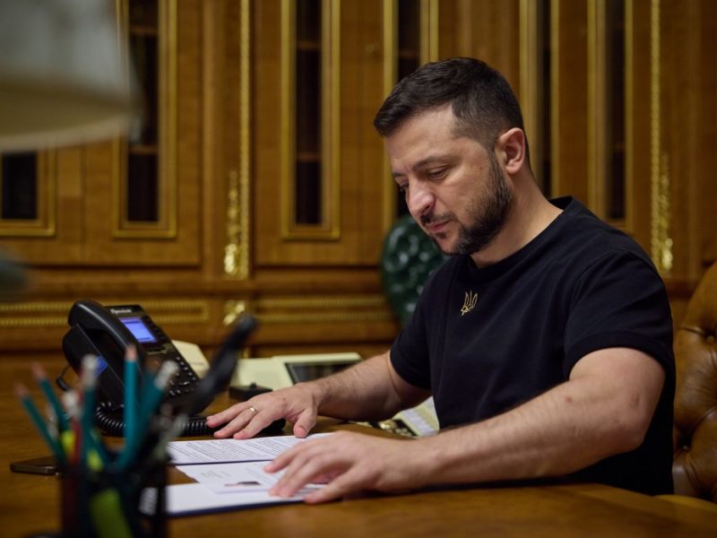 Зеленський відповів на петицію про легалізацію одностатевих шлюбів в Україні