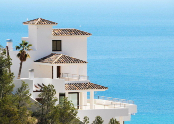 Росіяни почали активно розпродавати своє житло в Іспанії