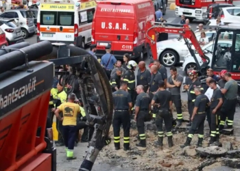 У Римі чоловік застряг в тунелі – ймовірно, його викопали для пограбування банку (ФОТО)