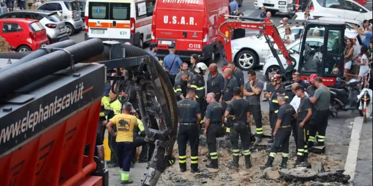 У Римі чоловік застряг в тунелі – ймовірно, його викопали для пограбування банку (ФОТО)
