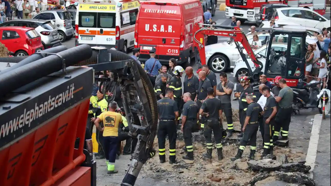 У Римі чоловік застряг в тунелі – ймовірно, його викопали для пограбування банку (ФОТО)