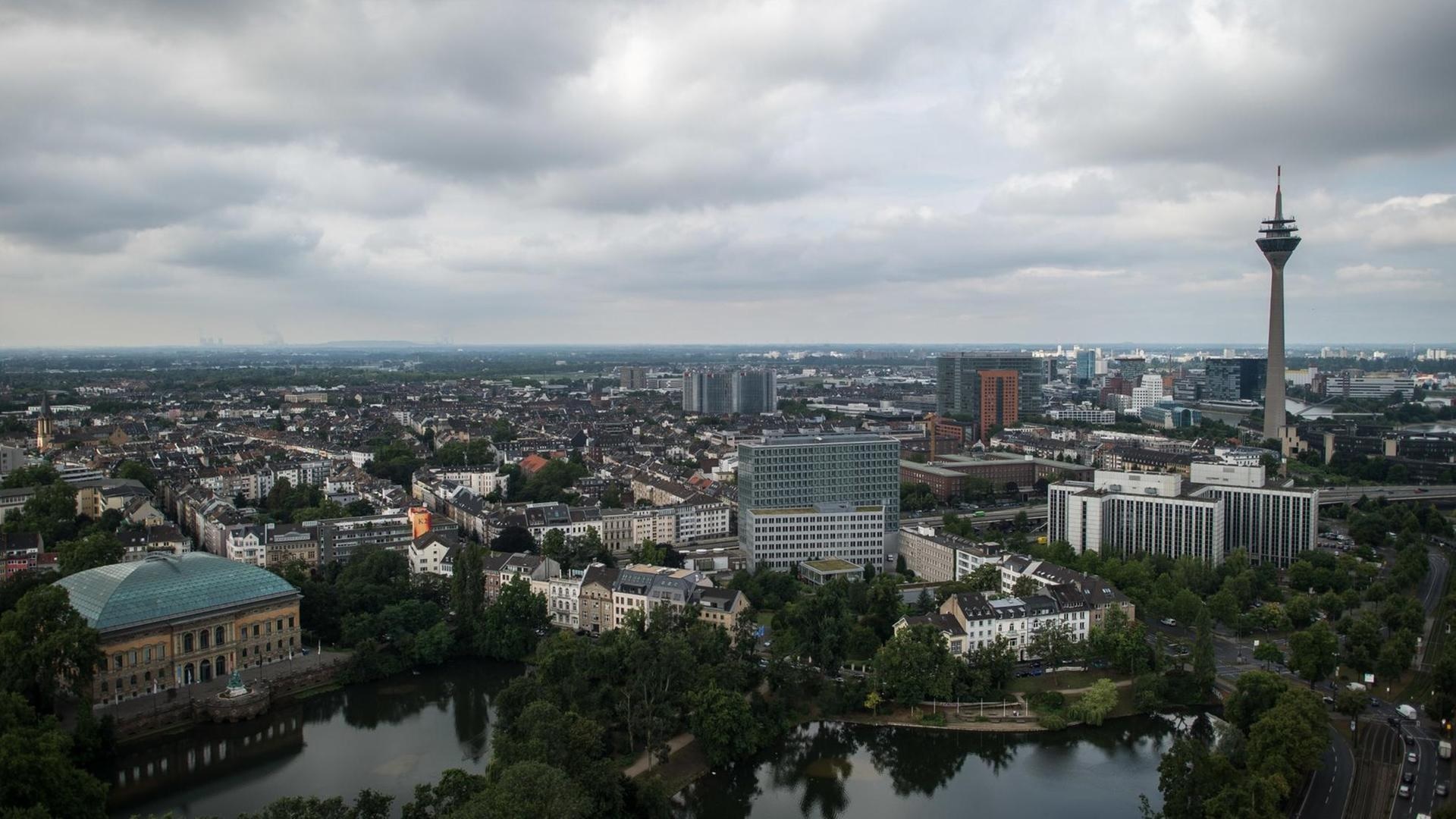 Влада німецького Дюссельдорфу зніме всі таблички-нагадування про побратимство з москвою