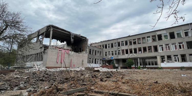 Мер Миколаєва показав, що залишилося від школи, на території якої розірвалося 3 російських ракети (ФОТО)
