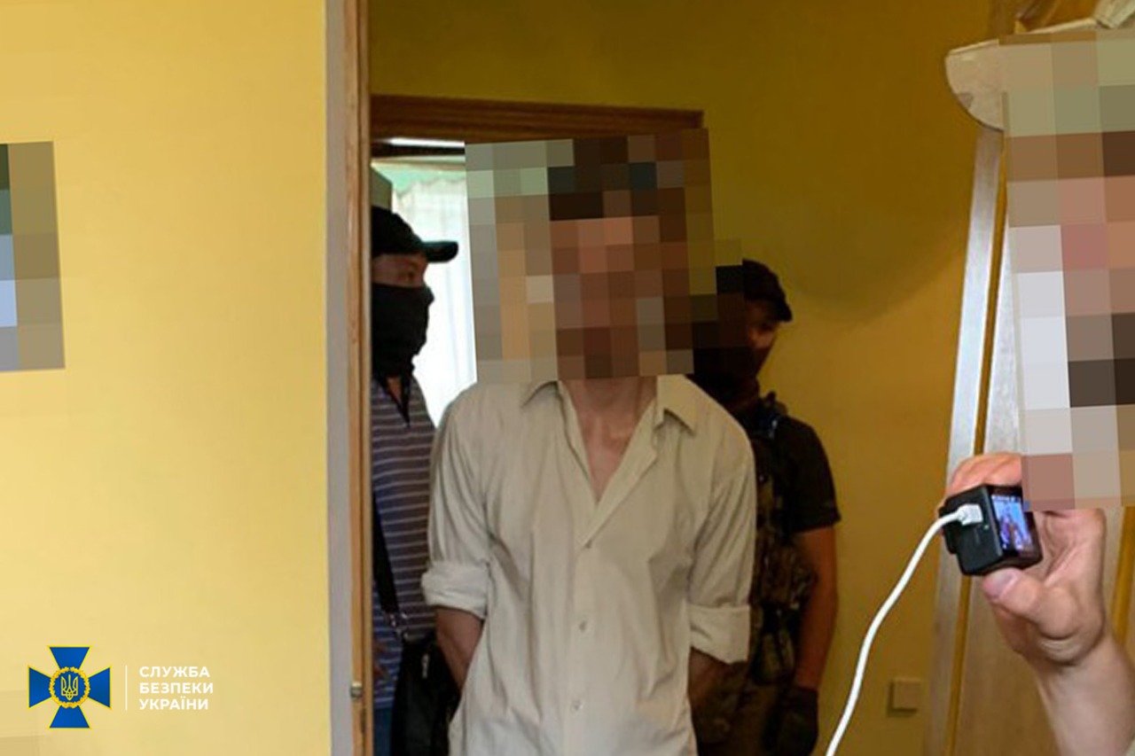 Контррозвідка СБУ затримала коригувальника, який наводив ворожі ракети на інфраструктурні об’єкти Миколаєва (ФОТО)