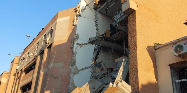 В Миколаєві дві російські ракети С-300 знов поцілили по ЧНУ ім.П.Могили (ФОТО)