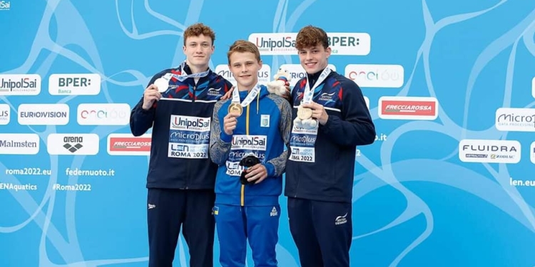 Вихованці миколаївської школи стрибків в воду на чемпіонаті Європи: Олексій Середа – з трьома нагородами, Олег Колодій – з «бронзою» (ФОТО)