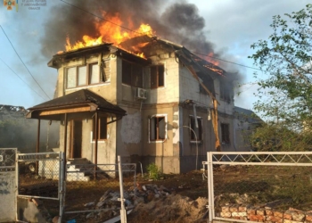 Росіяни ввечері обстріляли Баштанку на Миколаївщині: на щастя, без постраждалих (ФОТО)