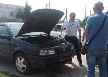 На Миколаївщині чоловіку у торгівельній організації продали авто з перебитим номером кузову (ФОТО)
