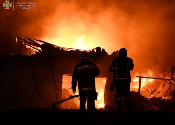 Через обстріли Миколаєва згоріли 6 гаражів та 2 авто. Повне зведення від рятувальників за добу (ФОТО, ВІДЕО)