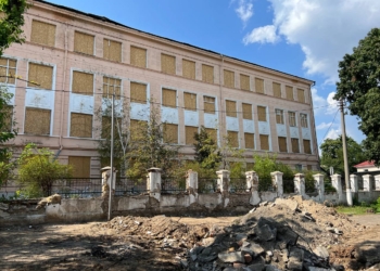 Завтра 1 вересня. Скільки шкіл в Миколаєві пошкоджено, як будуть вчитися діти – інформація від мера Миколаєва (ВІДЕО)