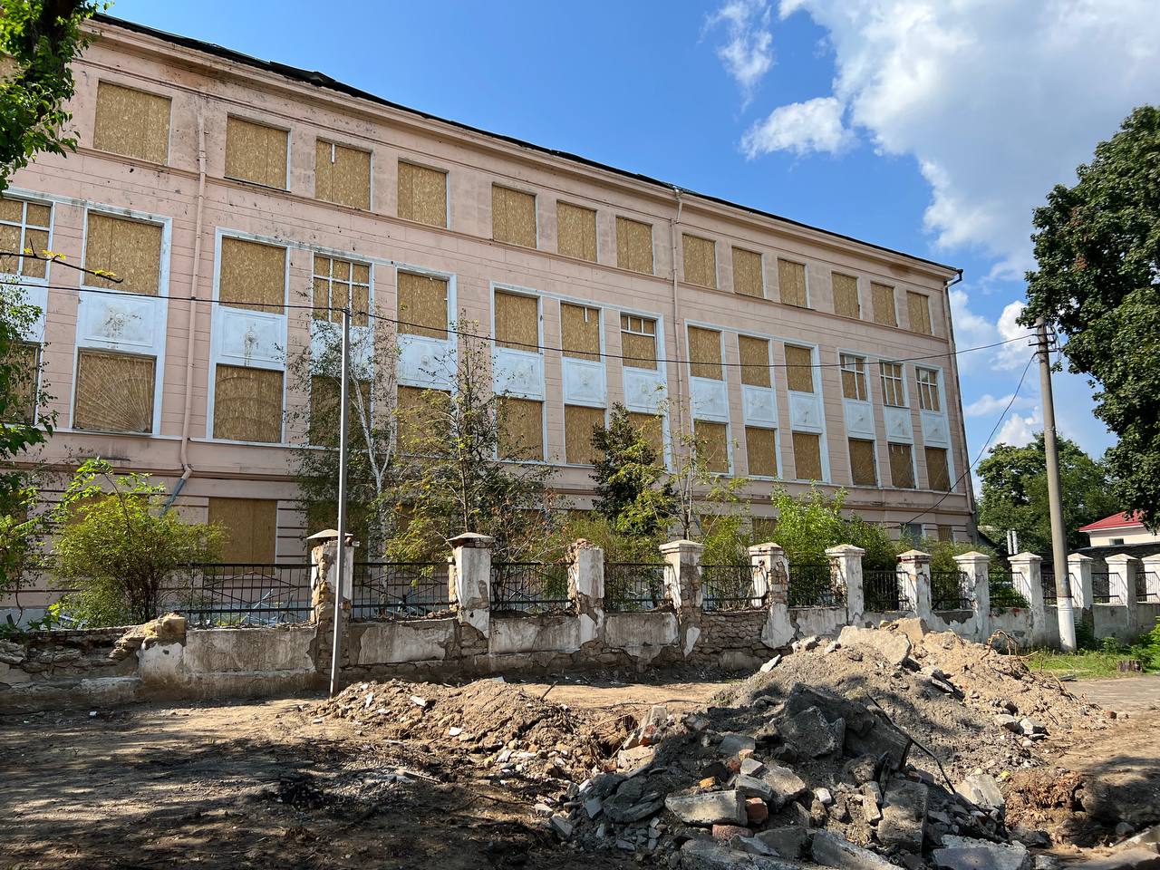 Завтра 1 вересня. Скільки шкіл в Миколаєві пошкоджено, як будуть вчитися діти – інформація від мера Миколаєва (ВІДЕО)