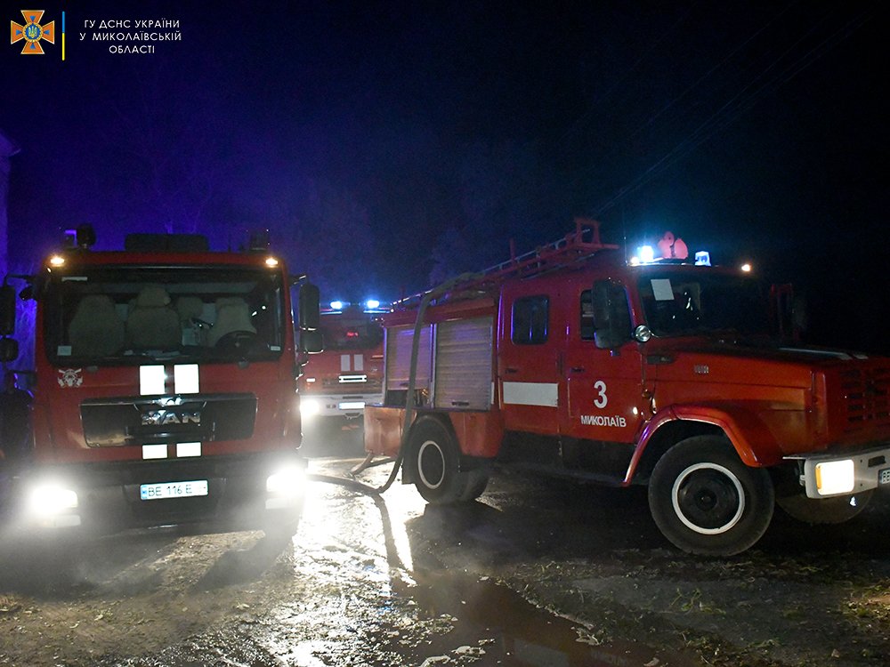 На Миколаївщині за добу з 29 пожеж третина виникла через російські обстріли (ФОТО, ВІДЕО) 24