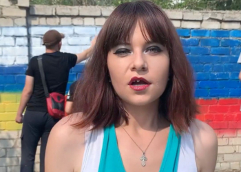 Відома в соцмережах колаборантка, що обіцяє замальовувати українську символіку в Херсоні – мешканка Снігурівки