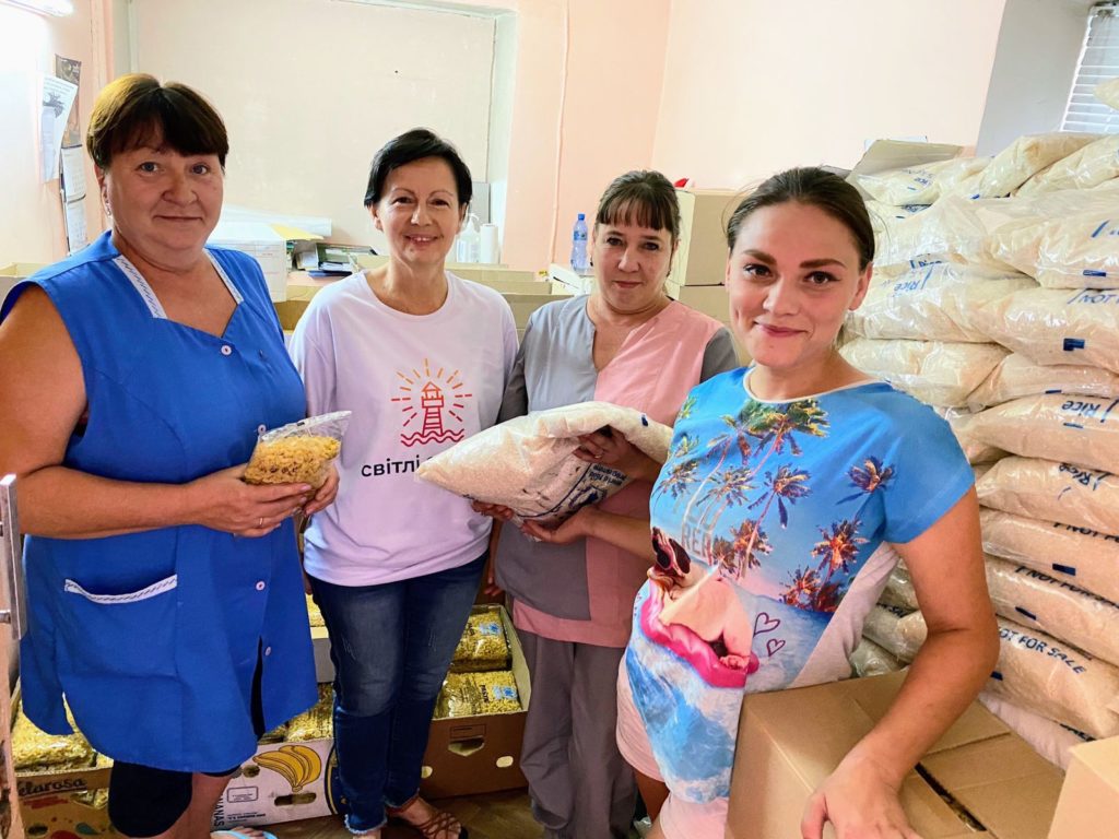 Обласним лікарням Миколаївщини передали 3 822 продуктових наборів від гумштабу Ганни Замазєєвої (ФОТО) 9
