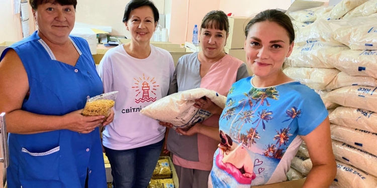 Обласним лікарням Миколаївщини передали 3 822 продуктових наборів від гумштабу Ганни Замазєєвої (ФОТО)