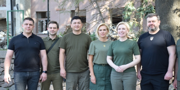 Ганна Замазєєва розповіла Ірині Верещук, нардепам та волонтерам про роботу гуманітарних штабів Миколаївщини (ФОТО)