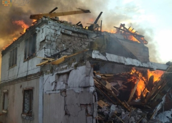 Росіяни ввечері обстріляли Баштанку на Миколаївщині: на щастя, без постраждалих (ФОТО)