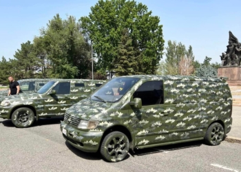 Волонтери передали захисникам Миколаївщини три позашляховики з різних країн (ФОТО)