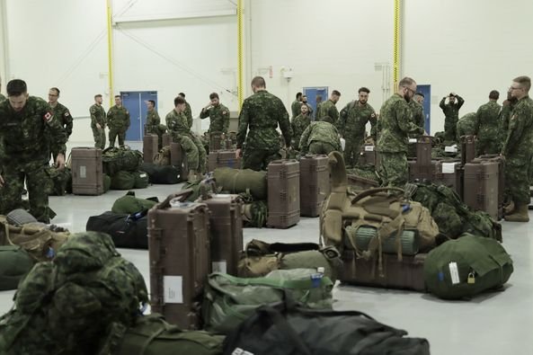 Навчання українських військових в рамках операції ЮНІФАЄР – перші 90 канадських інструкторів вирушили до Британії (ФОТО) 3