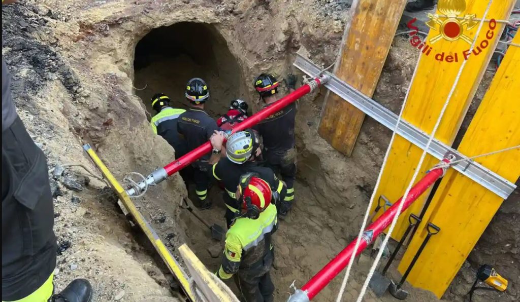 У Римі чоловік застряг в тунелі - ймовірно, його викопали для пограбування банку (ФОТО) 3