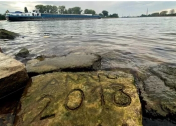 Посуха в Європі відкрила затонулі кораблі, загублені села і камені голоду (ФОТО)