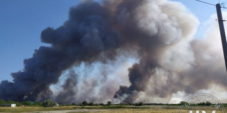 Вогняна облога, загроза голоду та насильство: як живуть в окупації мешканці Кінбурнської коси (ВІДЕО)