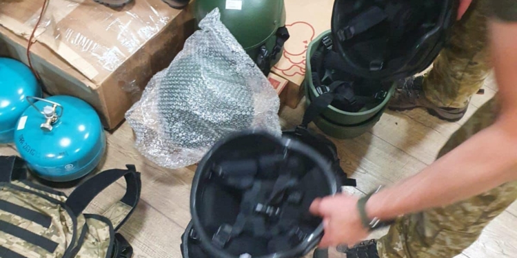 На Миколаївщині в магазинах продавали “гуманітарні” бронежілети, турнікети та тепловізори – Офіс Генпрокурора