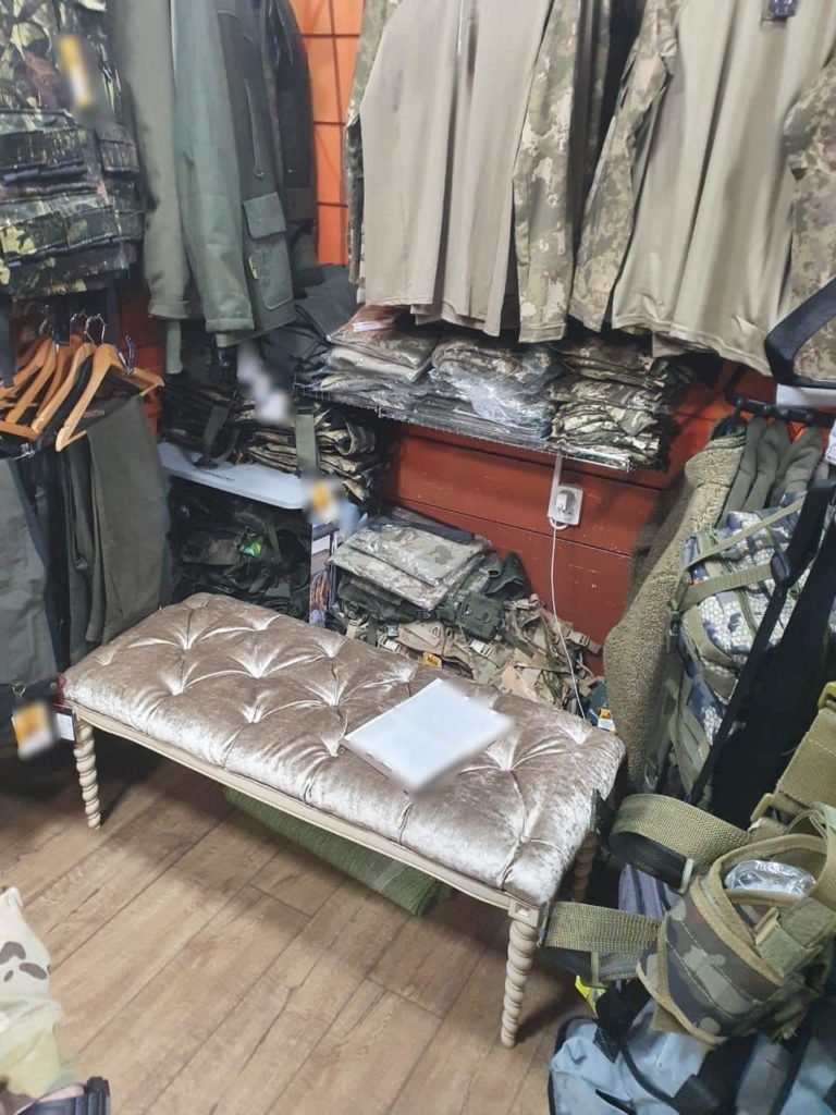 На Миколаївщині в магазинах продавали "гуманітарні" бронежілети, турнікети та тепловізори - Офіс Генпрокурора 5