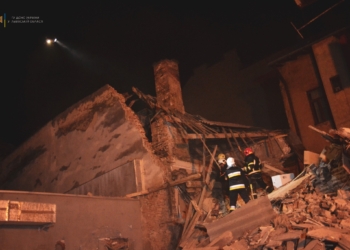 Вночі у Львові впав житловий будинок (ФОТО, ВІДЕО)