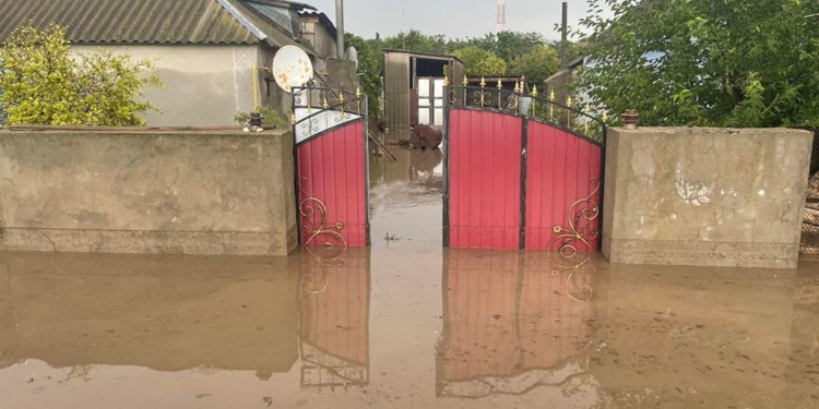 На Миколаївщині після зливи затопило село (ФОТО)