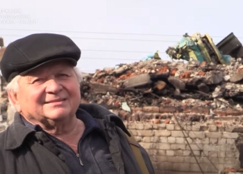 Медаль за збитий. Прикордонники нагородили чернігівського пенсіонера, який з рушниці поцілив в рашистський Су-34 (ВІДЕО)