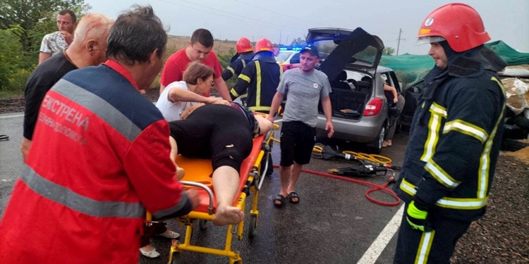 Дві пожежі і одне летальне ДТП – де за добу була потрібна робота рятувальників Миколаївщини (ФОТО)