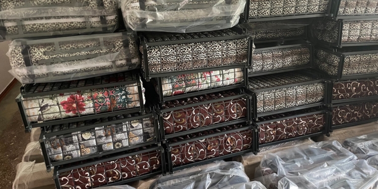 Облаштування прихистку для переселенців і містян, які втратили житло, в Миколаєві: отримані ліжка (ФОТО)