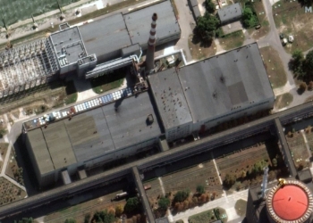 У даху будівлі ЗАЕС з’явилися пробоїни (ФОТО)