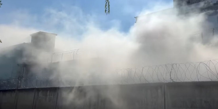 У СІЗО Сімферополя дим і постріли (ВІДЕО)