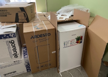 В Миколаєві продовжують облаштовувати прихистки для переселенців: надійшла побутова техніка (ФОТО)