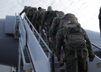 Навчання українських військових в рамках операції ЮНІФАЄР – перші 90 канадських інструкторів вирушили до Британії (ФОТО)